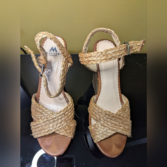 Madison | Women's wedges | Size 8.5 - Picture 2 of 6